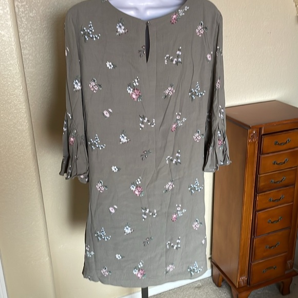 Vince Camuto Peplum Sleeve Knee length Dress green floral size 4 - Picture 9 of 12